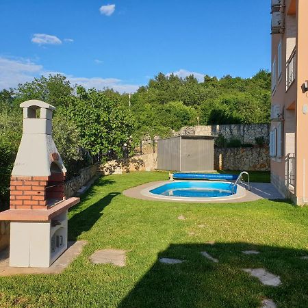 Apartment Mit Pool & Garten In Soline, Insel Krk Soline (Krk) Exterior photo