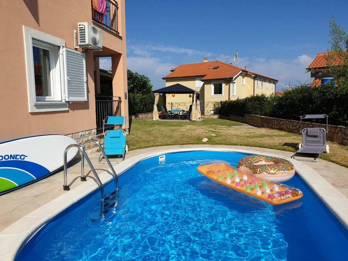 Apartment Mit Pool & Garten In Soline, Insel Krk Soline (Krk) Exterior photo